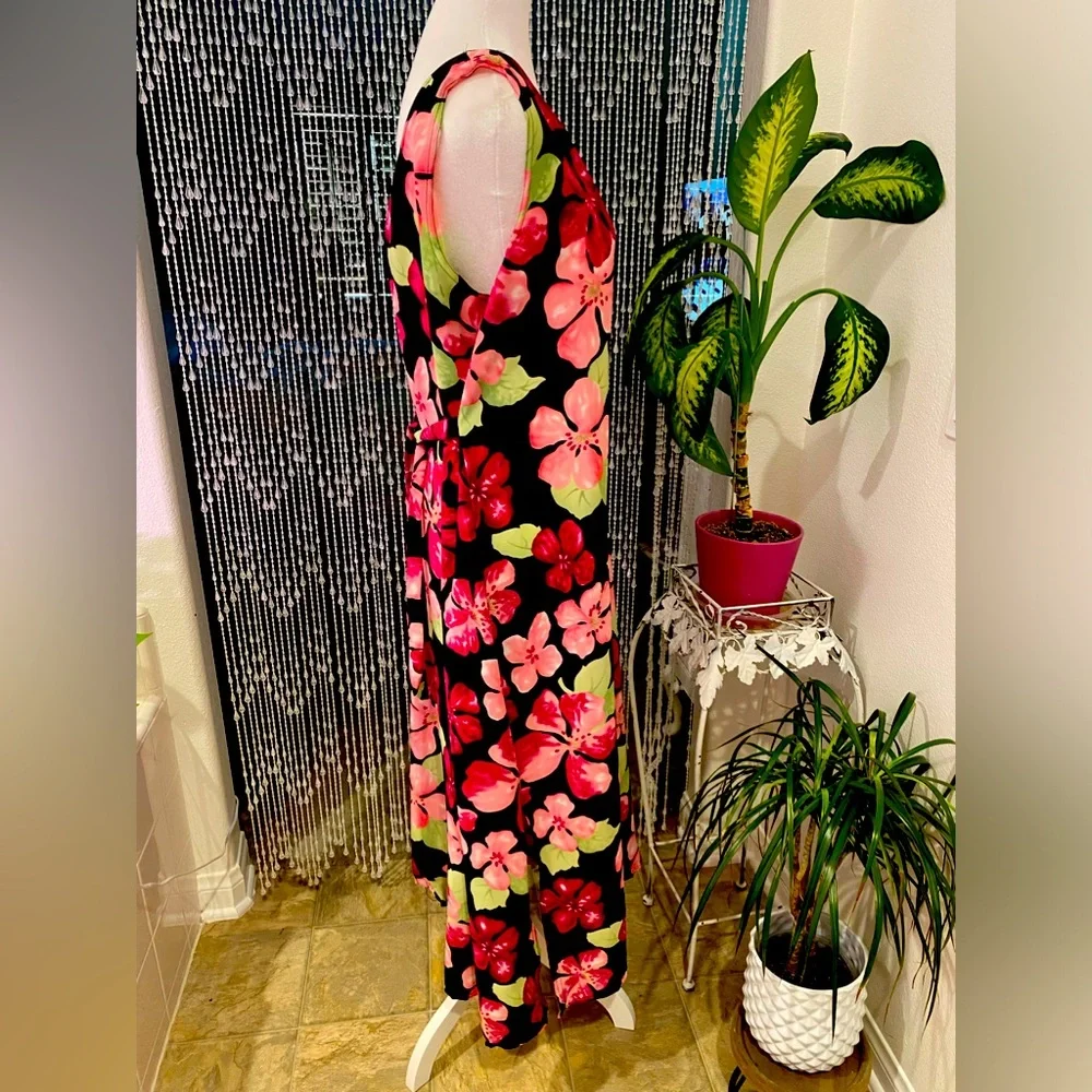 FLORAL VACATION READY MAXI DRESS NWOT - Picture 2 of 5